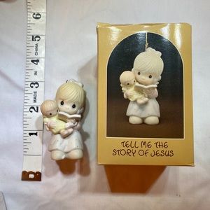 Precious Moments Tell Me the Story of Jesus